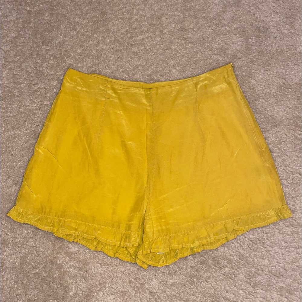 💛Ark & Co. Ruffle Bottom Shorts💛 - Picture 2 of 8